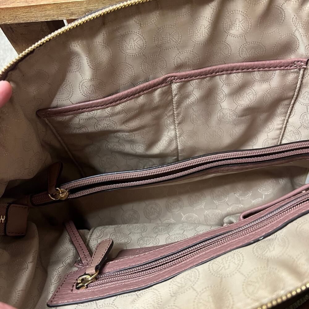 Michael Kors Handbag - Picture 9 of 9
